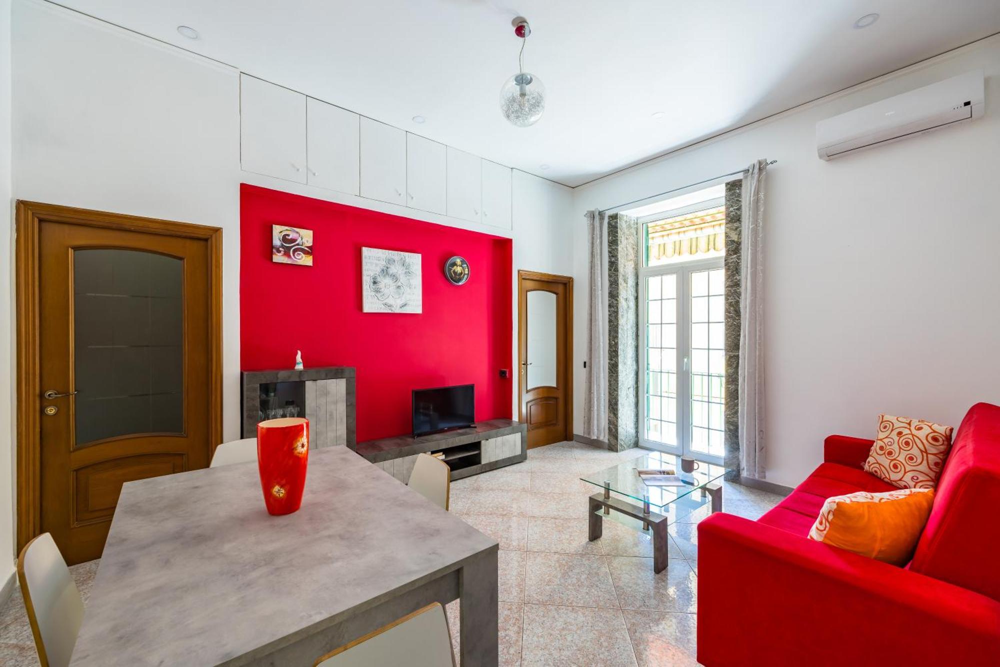 Red Comfort Flat Near Garibaldi Station Apartment Naples